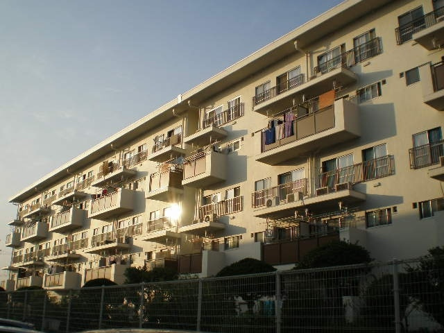 松ヶ丘住宅13号棟