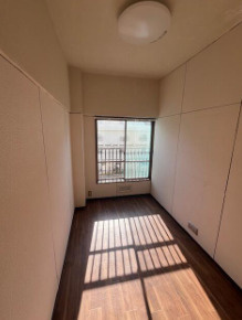 松ヶ丘住宅13号棟の洋室