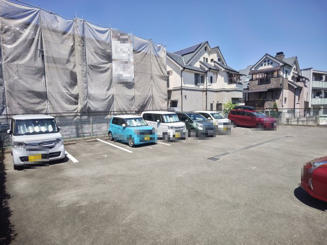 サンライズ・マゼミの駐車場