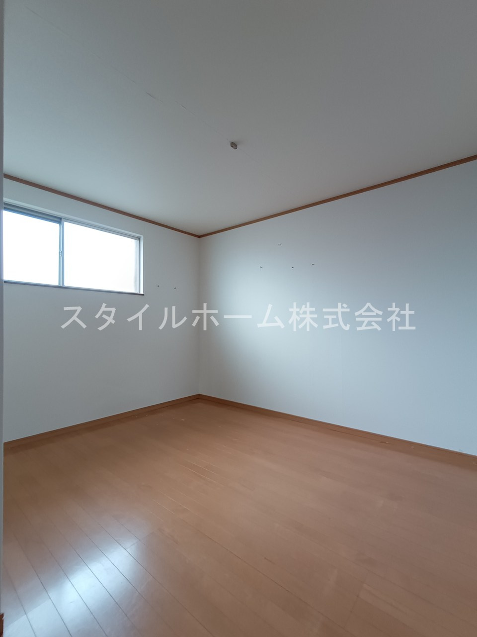 新栄町一本木貸家の居間・リビング