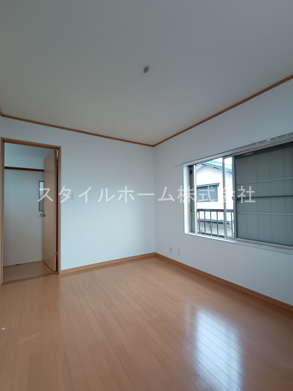 新栄町一本木貸家の居間・リビング