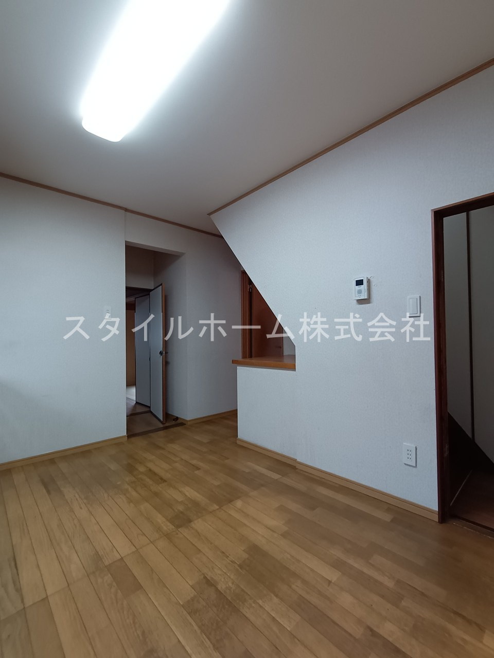 新栄町一本木貸家の居間・リビング