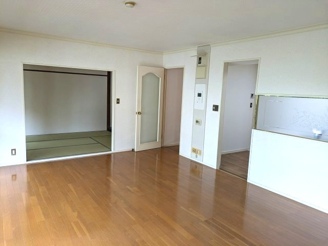 ラフィーヌ芦屋の居間・リビング