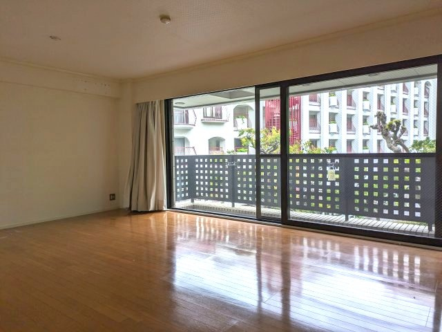 ラフィーヌ芦屋の居間・リビング