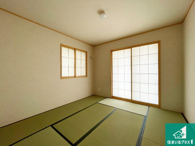 西宮市山口町下山口　中古一戸建ての和室|一室あると便利な和室は客間としてだけでなく、小さなお子様のプレイルームや食後のくつろぎスペースとしてもご利用いただけます。