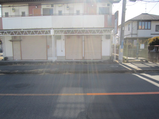 鴻巣市吹上富士見４丁目の店舗一部の外観