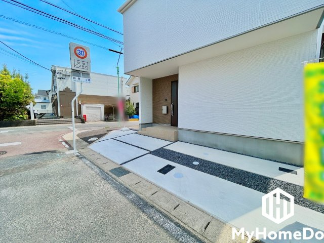 北区六が池町　1期　1棟の駐車場|5月2日 現地写真