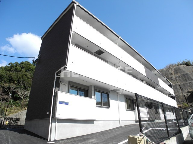 modern palazzo J‐BLUE