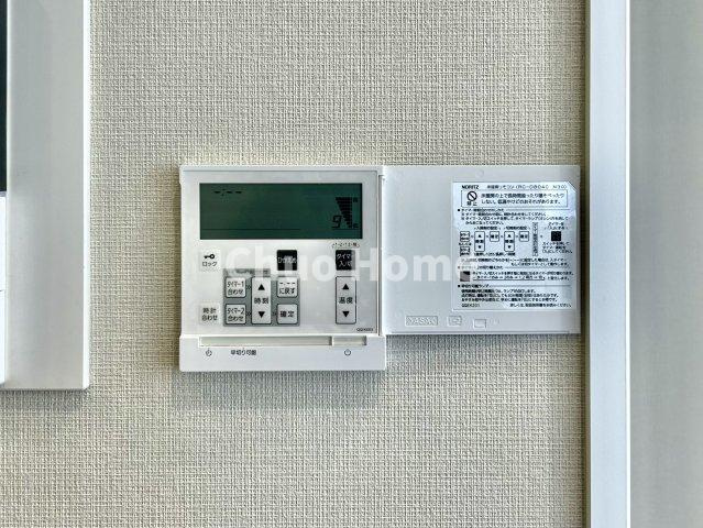 Wコンフォートタワーズイーストの冷暖房・空調設備|【床暖房】冬は足元から暖めてくれる床暖房はエアコンとは違って埃が舞いませんので健康にも良さそうですね。