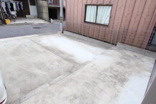 西城１ー１１コダテックスⅤＢの駐車場