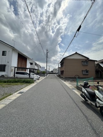 土地　白菊町4丁目の前面道路含む現地写真|北側道路