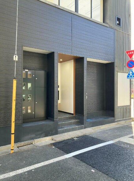 【エントランス】