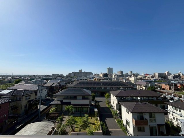 アンビシャス上尾の展望|抜け感のある開けた眺望です。
空の広がりと街並みのバランスがとても良いです。