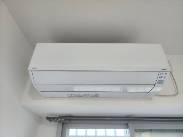 エグゼK&KⅠの設備|洋室5.8帖のエアコン