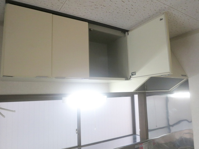 コーポナツミの設備|キッチン上部の収納スペースは大活躍します！