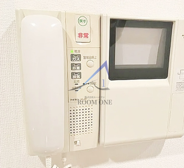 ビバリーホームズ氷川台のセキュリティ|モニター付きインターホンです。
