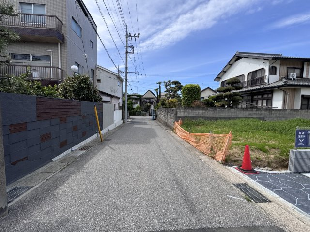 松戸市中根新築戸建の前面道路含む現地写真|南西側前面道路・幅員約5ｍ