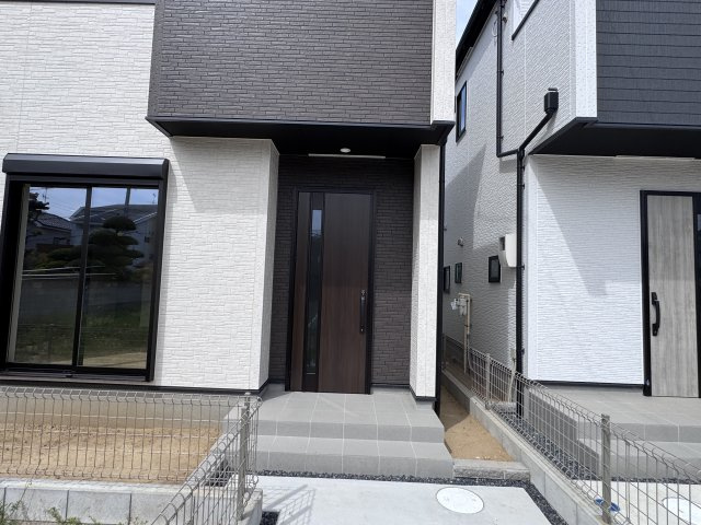 松戸市中根新築戸建のエントランス|エントランス・玄関ポーチ