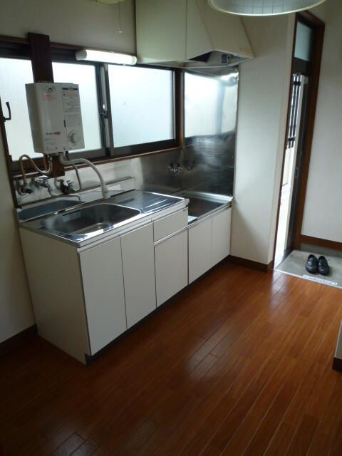 大和市中央林間３丁目のアパートのキッチン