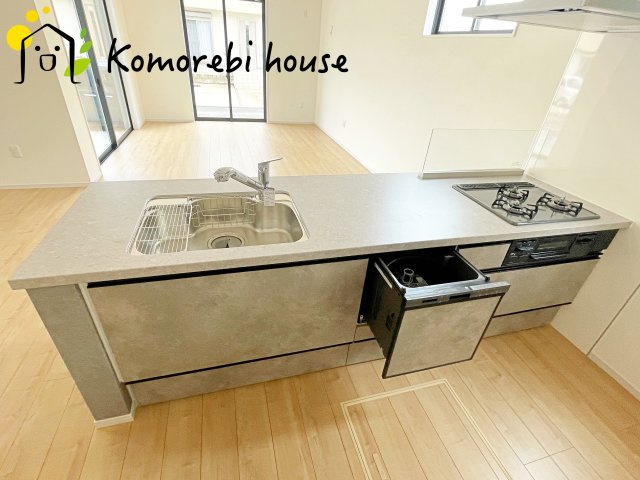 上尾市西宮下　7期　新築一戸建て　ケイアイグレース　01のキッチン|きれいなキッチンです