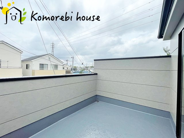 上尾市西宮下　7期　新築一戸建て　ケイアイグレース　01のバルコニー|暖かな日差しのふりそそぐバルコニー