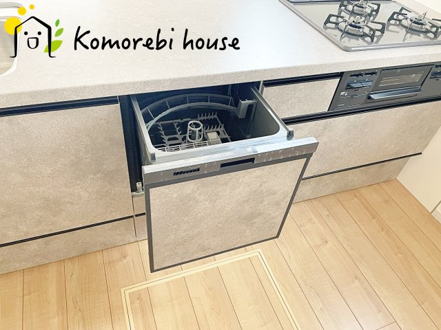 上尾市西宮下　7期　新築一戸建て　ケイアイグレース　01のキッチン|コンパクトなキッチンで掃除もラクラク