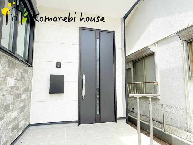 上尾市西宮下　7期　新築一戸建て　ケイアイグレース　01の玄関|落ち着いた玄関です