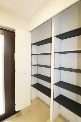 矢吹町一本木第6　　　7号棟　　　善郷小学校、矢吹中学区の収納|シューズクローゼット♪