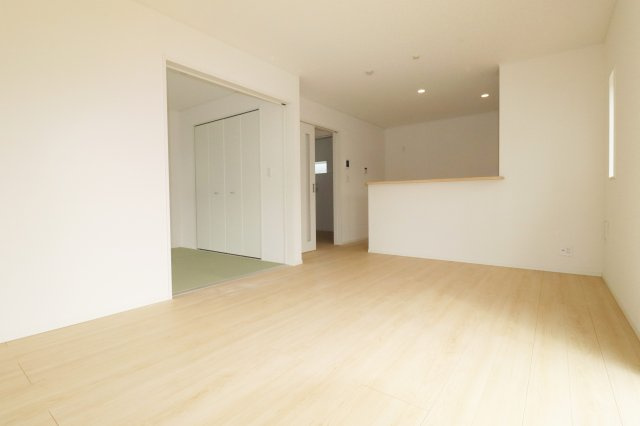 矢吹町一本木第6　　　7号棟　　　善郷小学校、矢吹中学区の居間・リビング