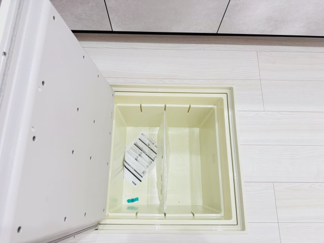 松戸市中根新築戸建のキッチン|キッチン床下収納