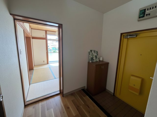 小山サンハイツの玄関