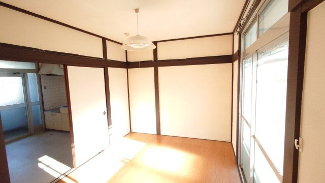 小山サンハイツの洋室