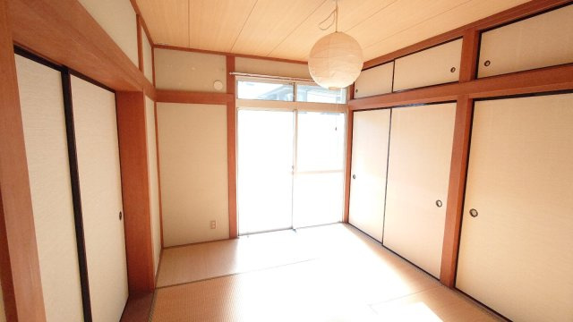 小山サンハイツの和室