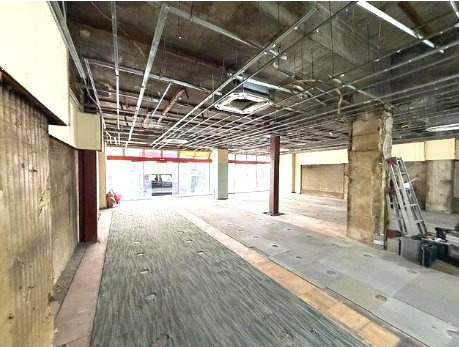 津久野駅前店舗　南東側の内装