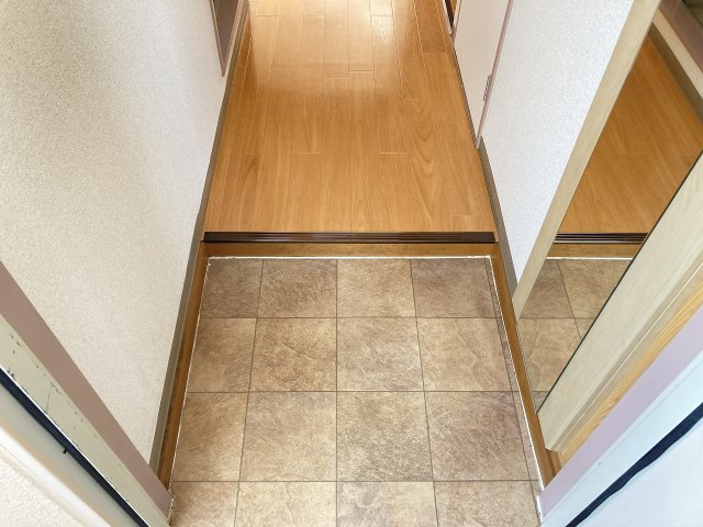 ファミーユ中桜田の玄関