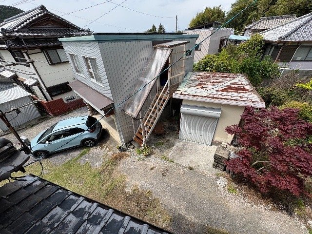「ガレージのある広々庭」野市町西佐古　中古戸建の展望|広い庭があるのでガーデニングなど楽しみ方は色々♪
