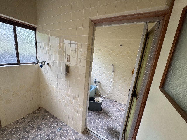 「ガレージのある広々庭」野市町西佐古　中古戸建の脱衣所|洗濯機置き場があります◎