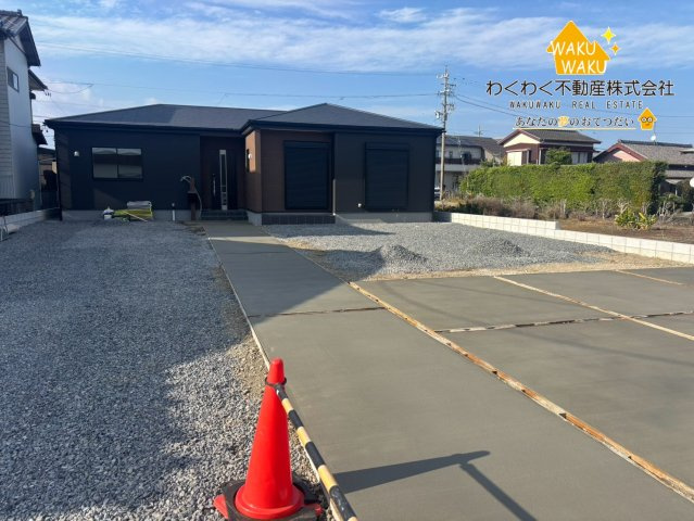 吉田町住吉13期　新築戸建の駐車場