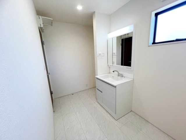 吉田町住吉13期　新築戸建の独立洗面台