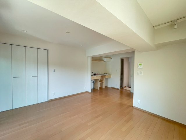 根津マンションの洋室