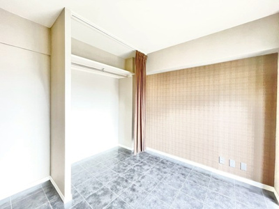 【洋室】 | 日商岩井第8緑地公園マンション | エイブル売買事業部では、箕面市・豊中市・吹田市・池田市・茨木市・高槻市の北摂エリア全域で、物件のご紹介を致しております。北摂エリアにて購入物件をお探しの際は、当社までお問合せ下さいませ。