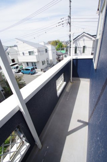 【バルコニー】 | 【仲介手数料無料！！】稲城市平尾2丁目　リフォーム済み戸建て　4499万円