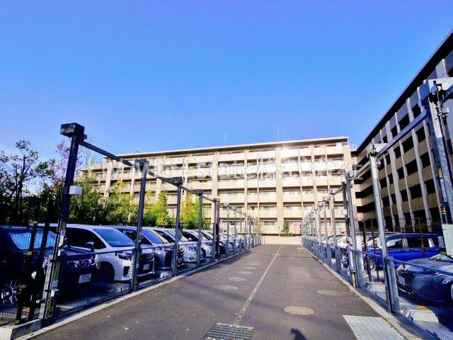 ザ・パークハウス国分寺四季の森Ⅰ棟の駐車場