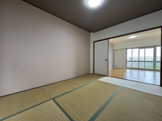 オーク・スクエア西神中央７番館の和室