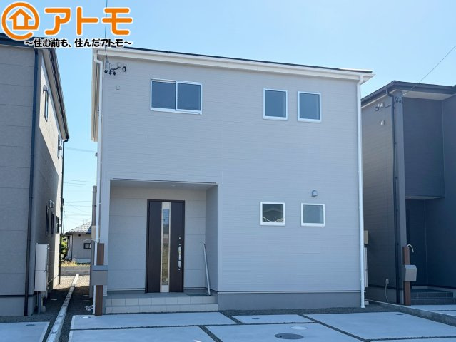 【外観】 | 焼津市石津3期　新築戸建　2号棟 | どっしりとした外観は安心感のあるマイホームを実感できますね♪