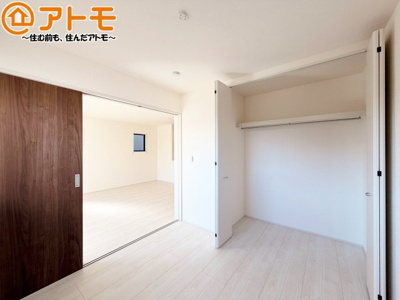 【子供部屋】 | 焼津市石津3期　新築戸建　3号棟 | 壁と床がシンプルな色合いだからこそ自分だけの空間を作れます♪お部屋作りのイメージは順調でしょうか♪
