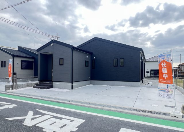 香芝市高　全４棟の外観