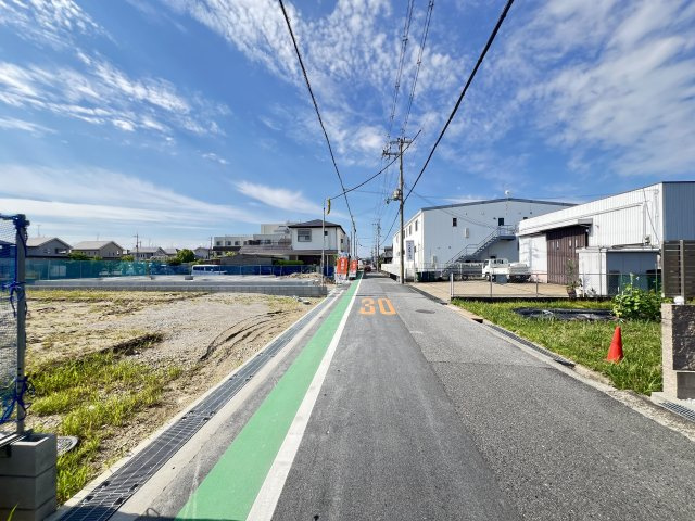 香芝市高　全４棟の前面道路含む現地写真