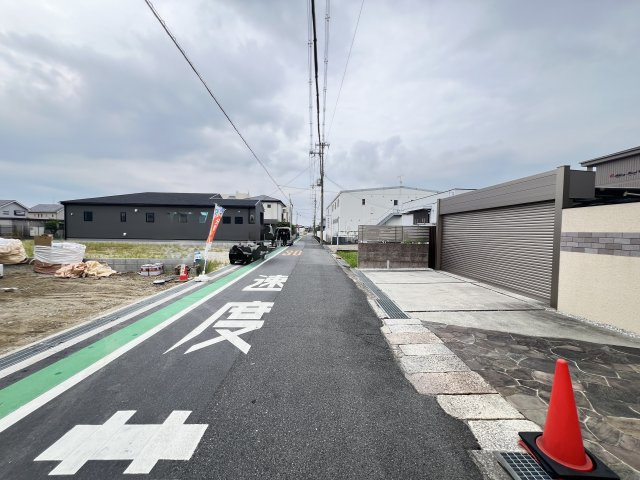 香芝市高　全４棟の前面道路含む現地写真