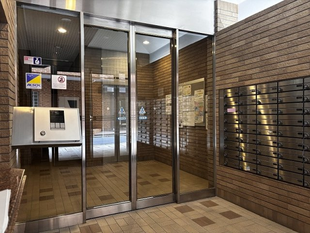 マンションアクロス西巣鴨のエントランス|マンションアクロス西巣鴨：オートロック付きマンションです！
